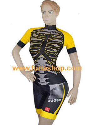 Equipo ciclismo Audax de mujer